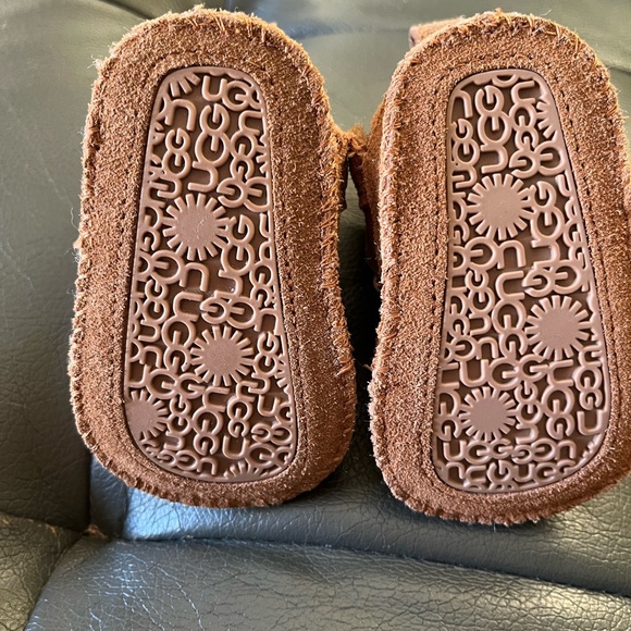 Baby Boy Uggs - Picture 4 of 5